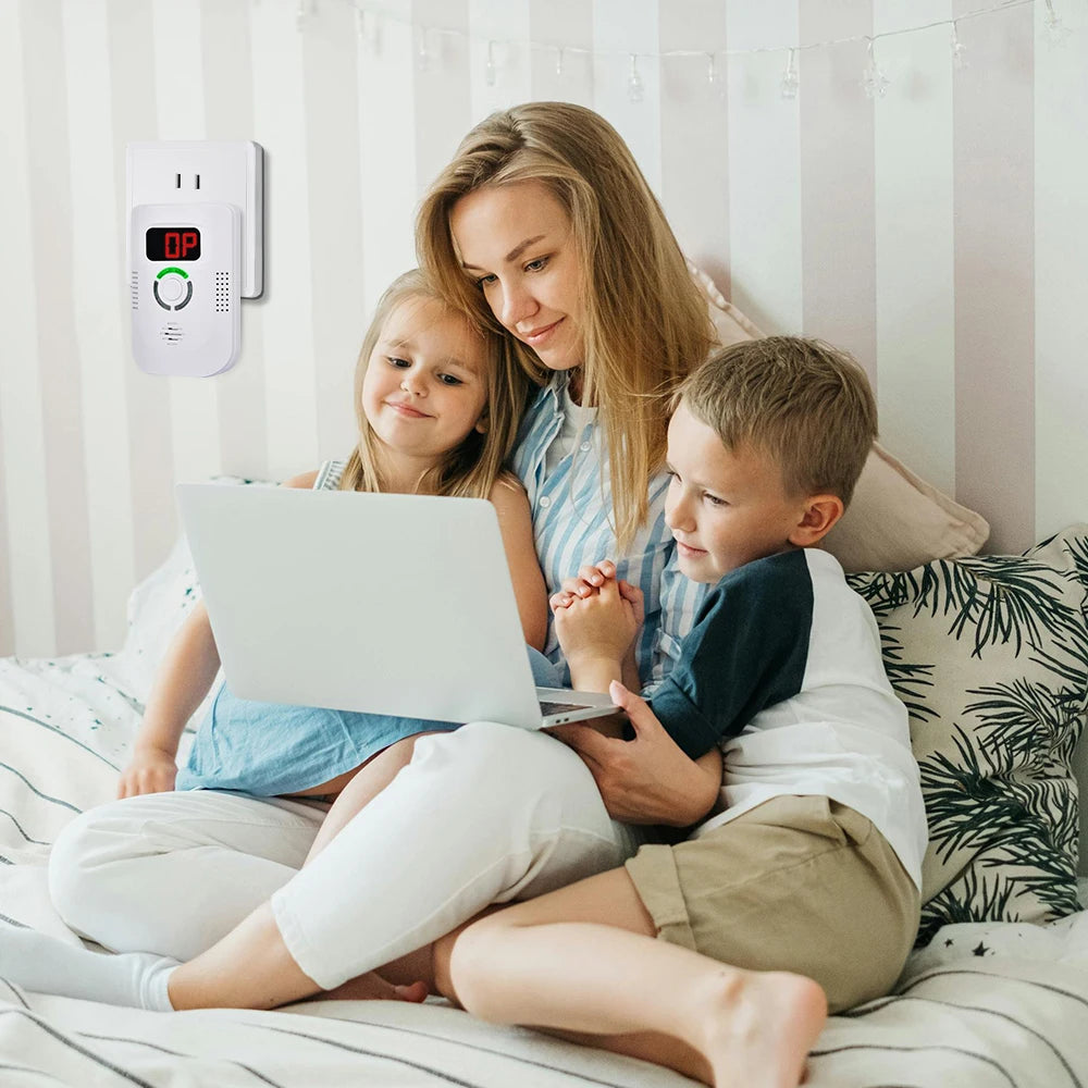 CO Sensor Carbon Monoxide Detector Plug In Alarm 85dB Siren Sound Independent CO Poisoning Warning Alarm Detector CO Meter