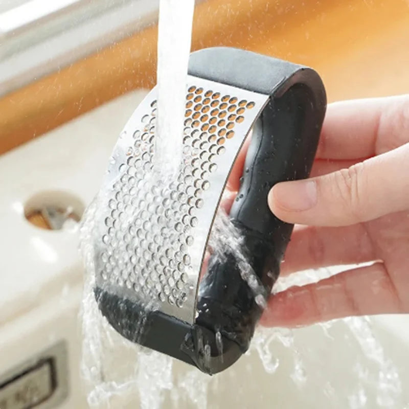 Manual Stainless Steel Garlic Mincer, Garlic Crusher Press for Fruits & Vegetables, Kitchen Food Processor Tool